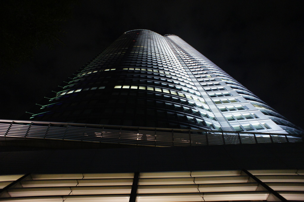 夜のヒルズ。