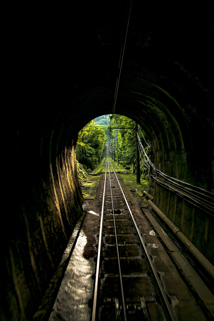 緑の球・鉄の道