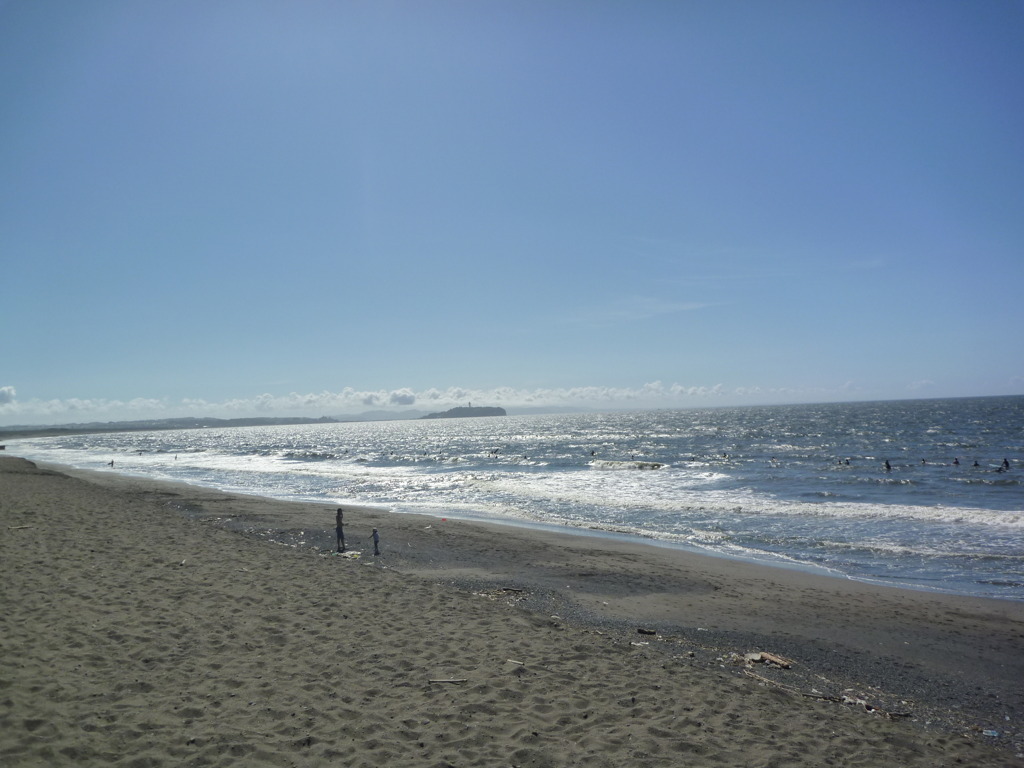まぶしい海