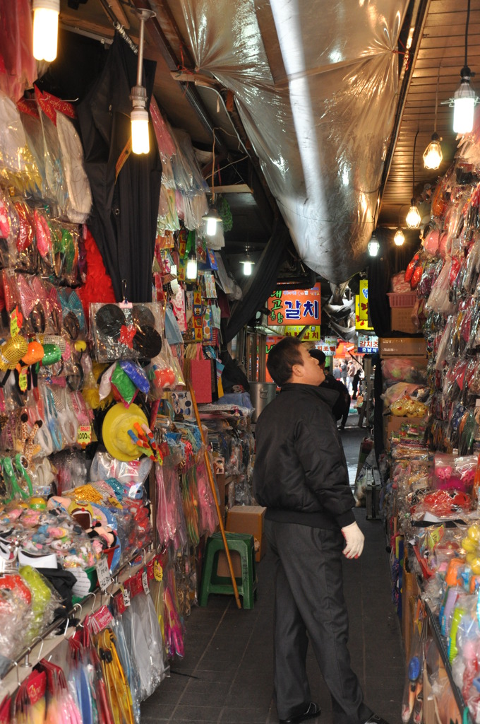 （南大門）路地裏雑貨店