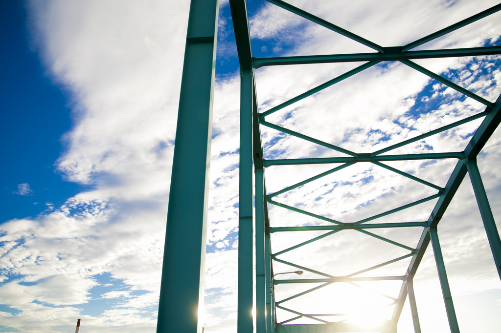 橋と空