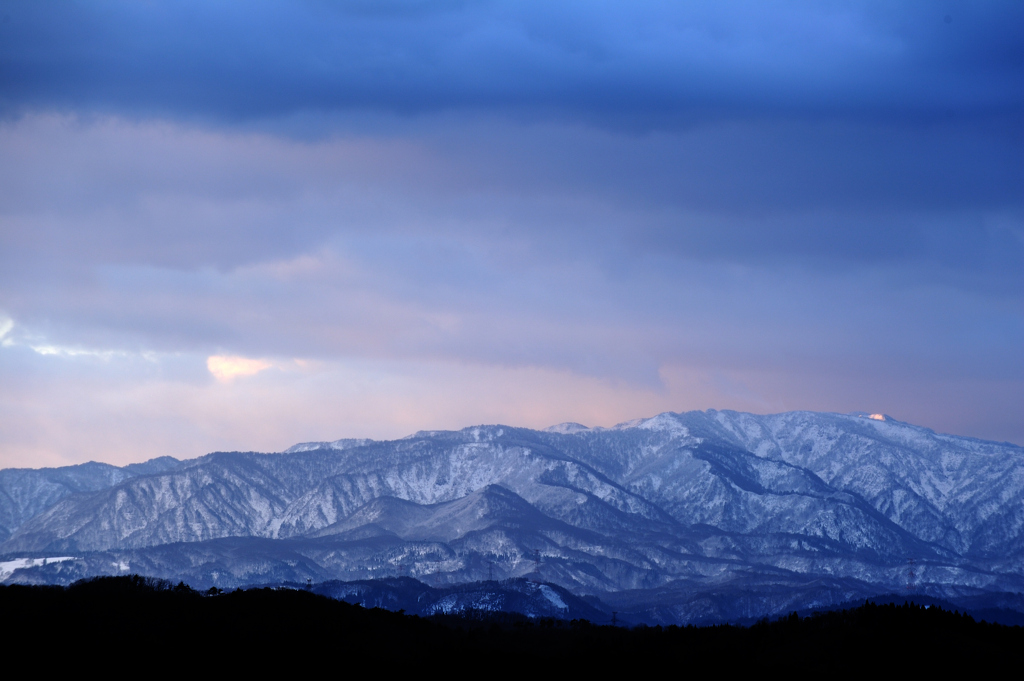 月山冠雪