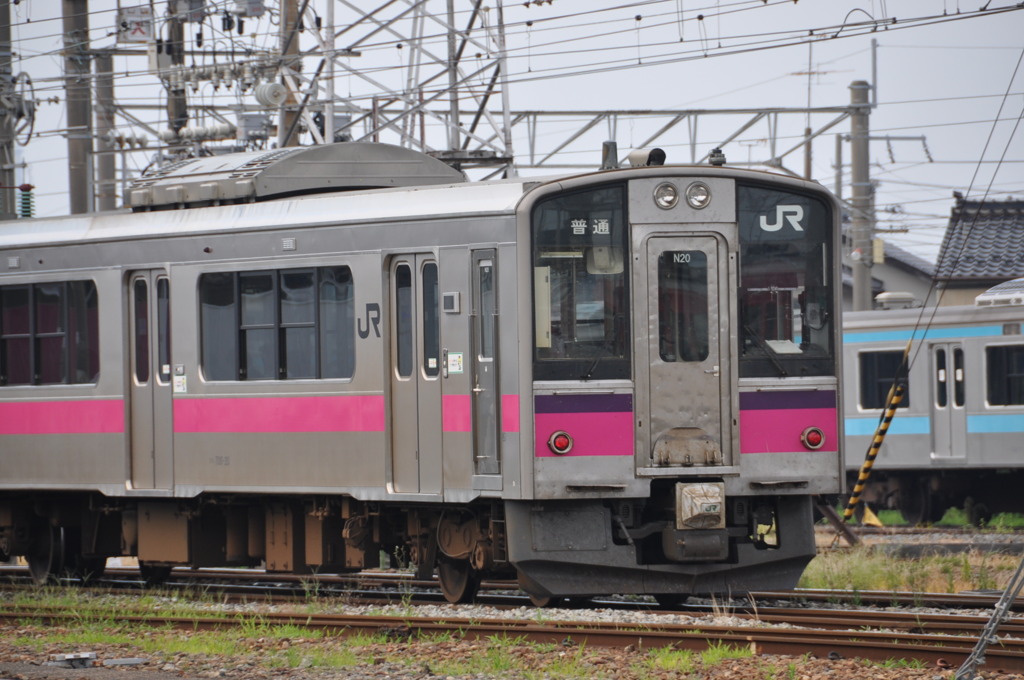 酒田駅を出発する羽越本線秋田行き普通列車２
