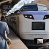 鎌倉駅を出発する「はまみらい号」１