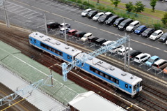 山形駅を出発する左沢線寒河江行き普通列車