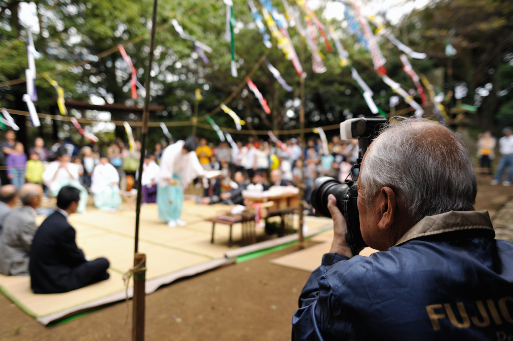 お神楽カメラマン１