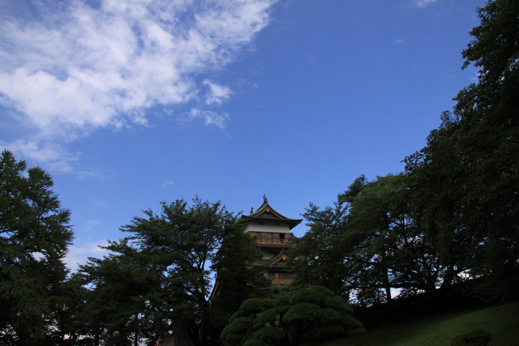 空のある風景　長野・諏訪（高島城）