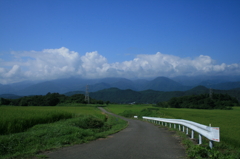 青空と一本道