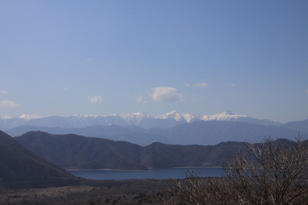 南アルプスと本栖湖