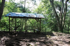 休憩・非難小屋で一休み