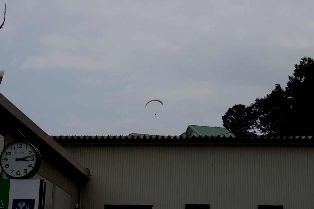 IMG_0781-パラグライダーも