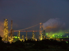 室蘭製油工場（ちょっとズーム）