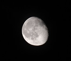 月