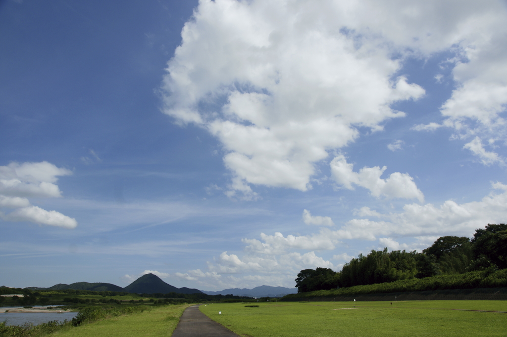 あの山に続く…