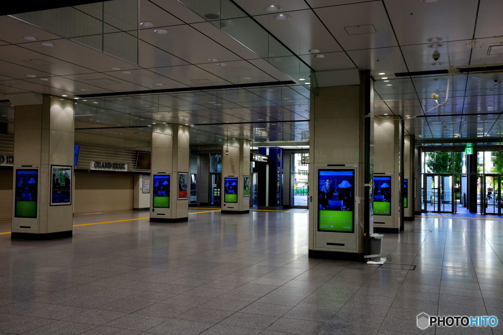 静かな東京駅