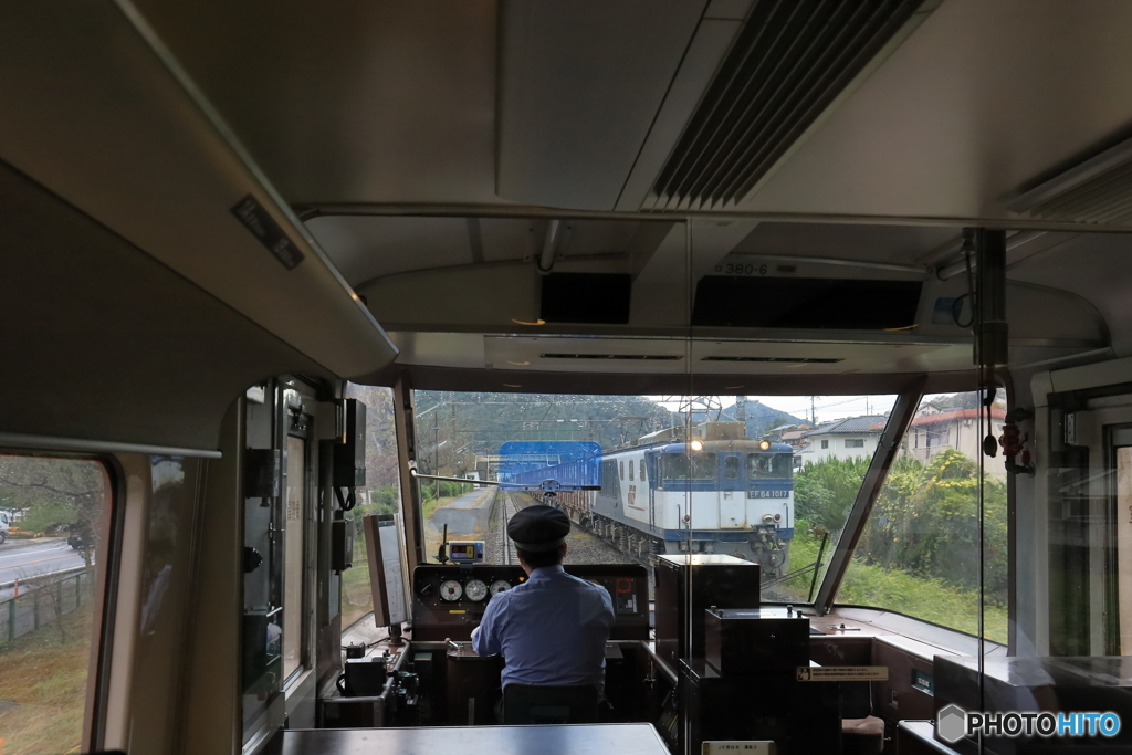 やくも号展望からEF64機関車
