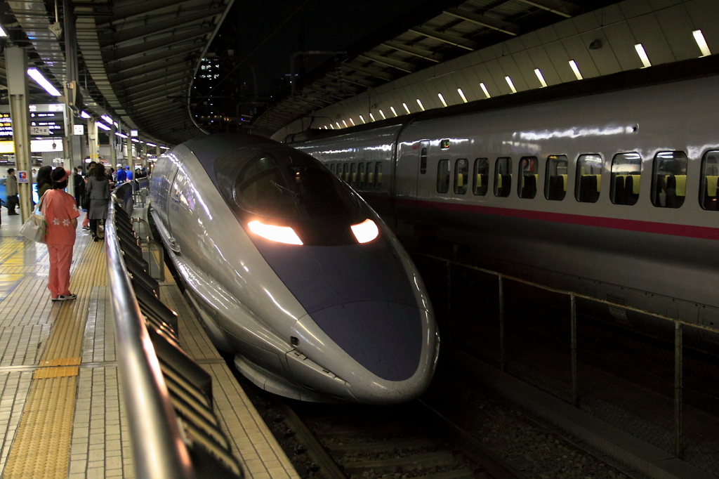 東京駅14番線に入線した500系