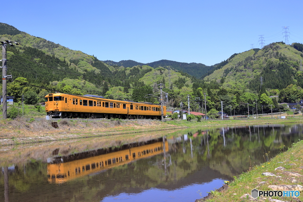 伯備線を行く普通電車