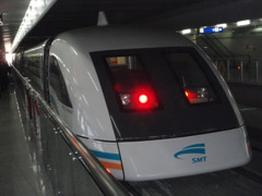 龍陽路駅の上海リニア