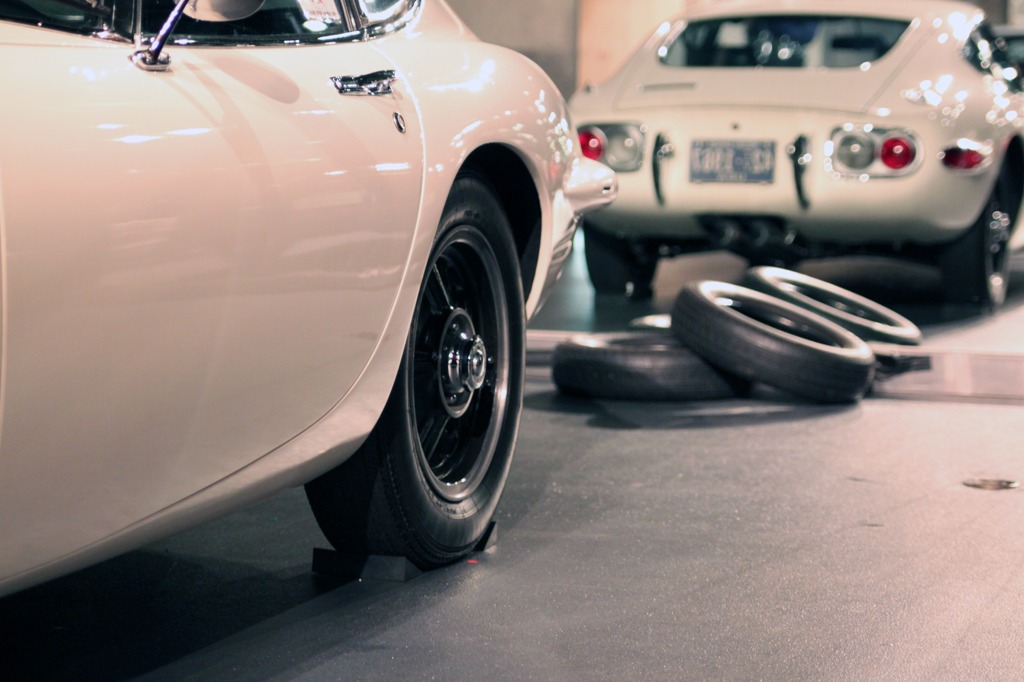 TOYOTA 2000GT