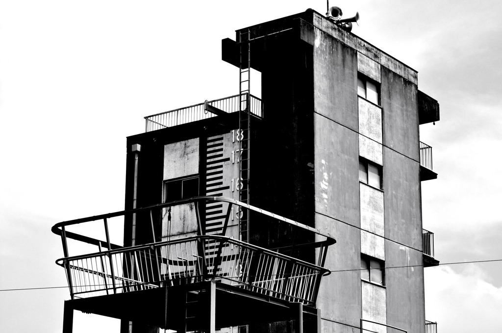 【黒の住処】