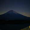 空気の澄んだ月夜の空