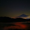 富士山と雲海と満天の空
