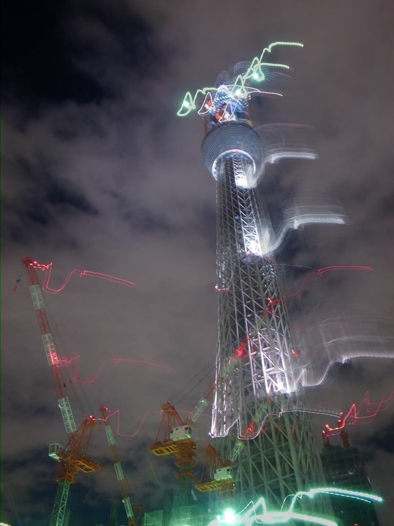 怪しげな塔