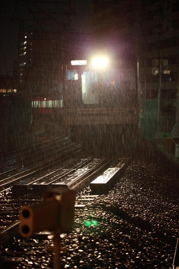雨の中