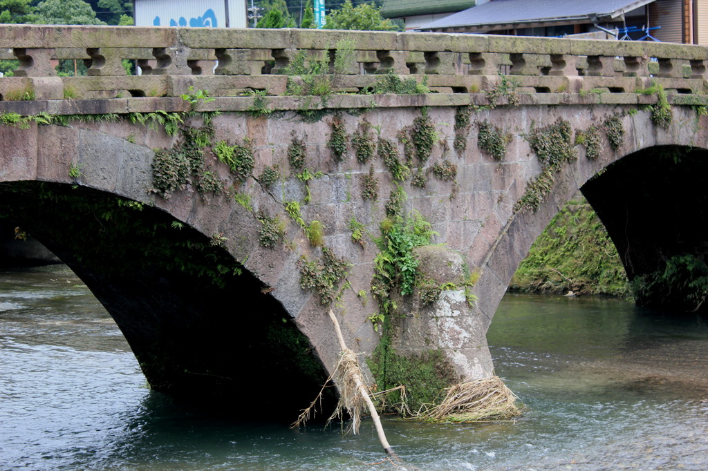 大園橋の水切り石