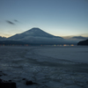 凍てつく山中湖