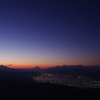街の夜明け
