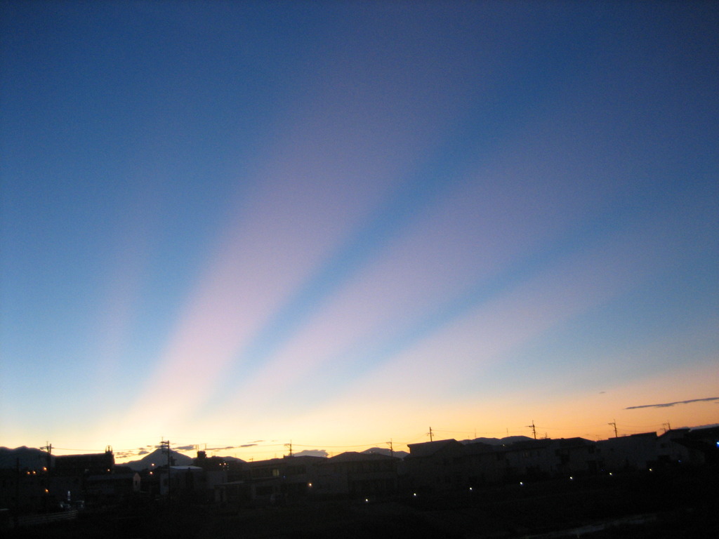 日の出前の空