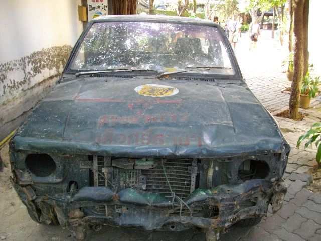 怖ろしくボロい車