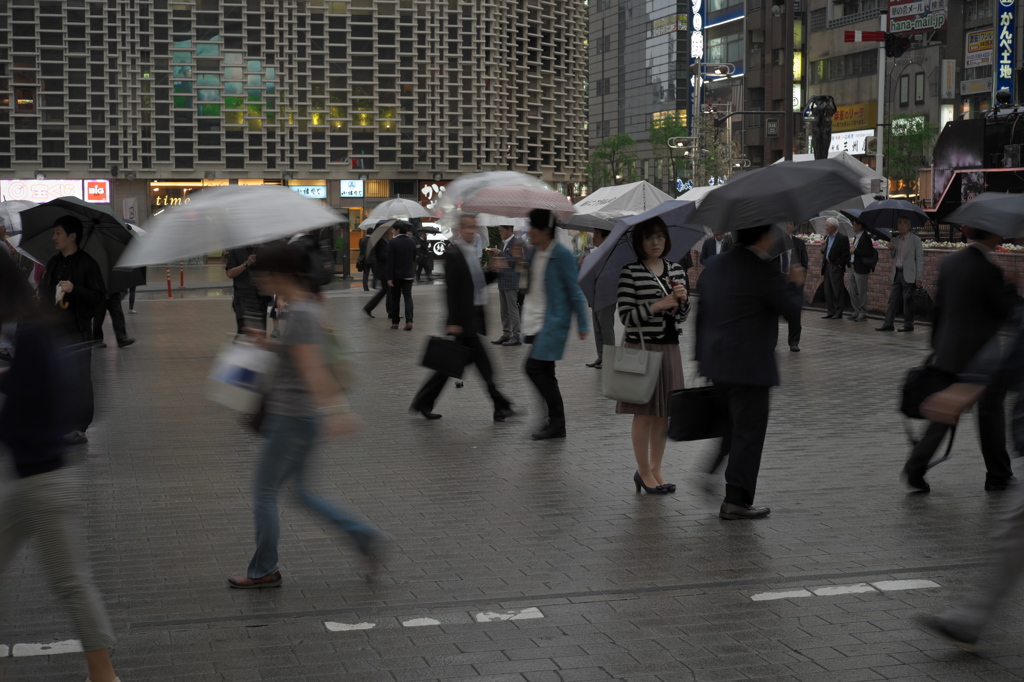 人待ちの、新橋