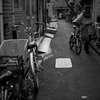 自転車のある路地