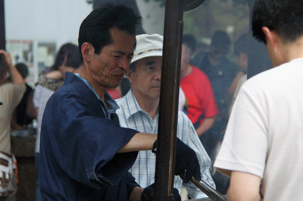 真夏の香炉守