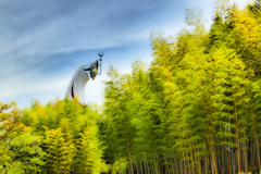 進撃　太陽の塔