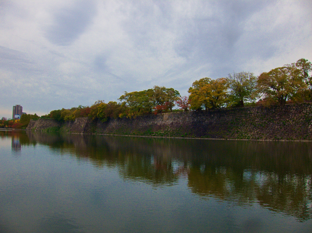 晩秋　大阪城公園にて