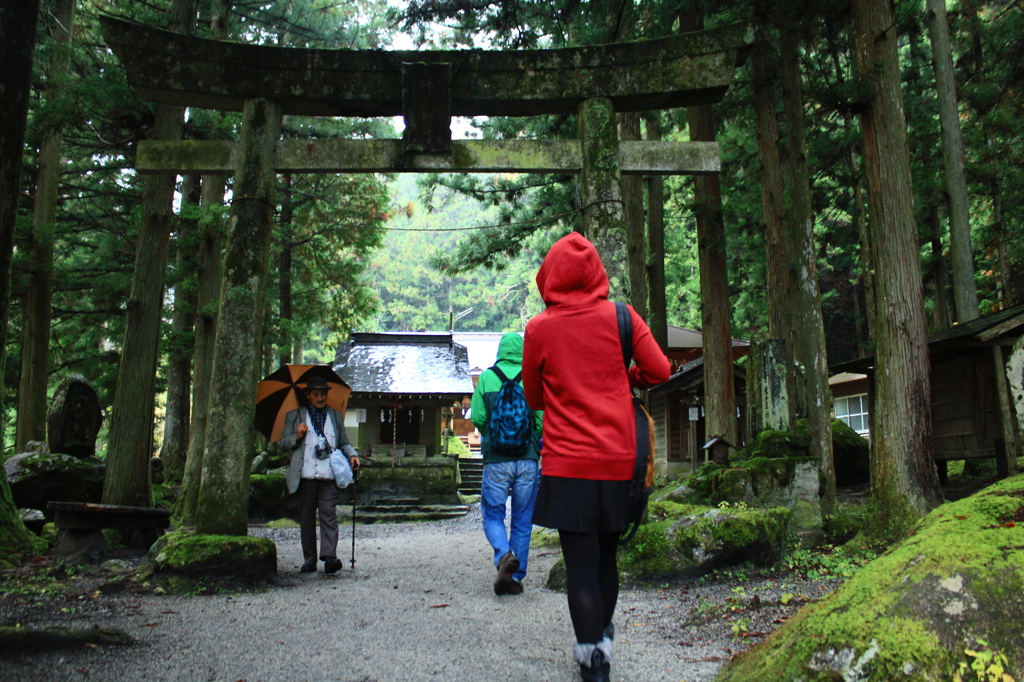 いざ、尾白川渓谷