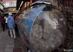 ガチャガチャがある風景