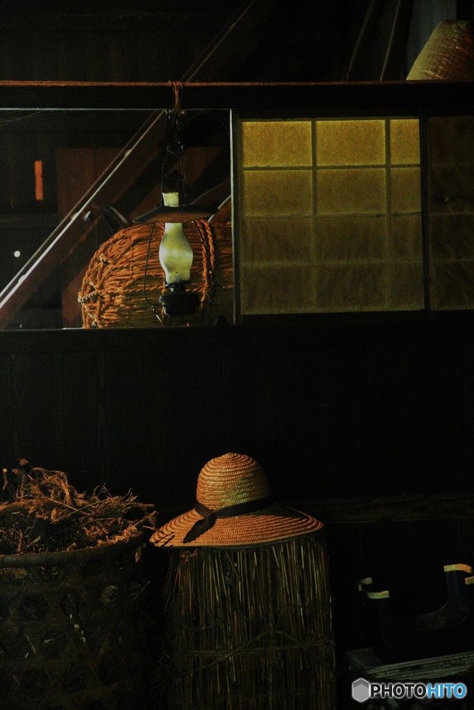 ランプと麦わら帽子