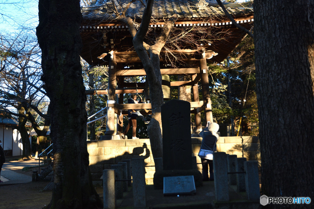 鐘の音清々しかな年始め2