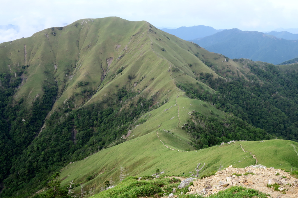 剣山から次郎笈への稜線（徳島県）