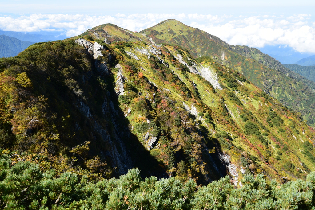 奥大日岳から大日小屋と大日岳