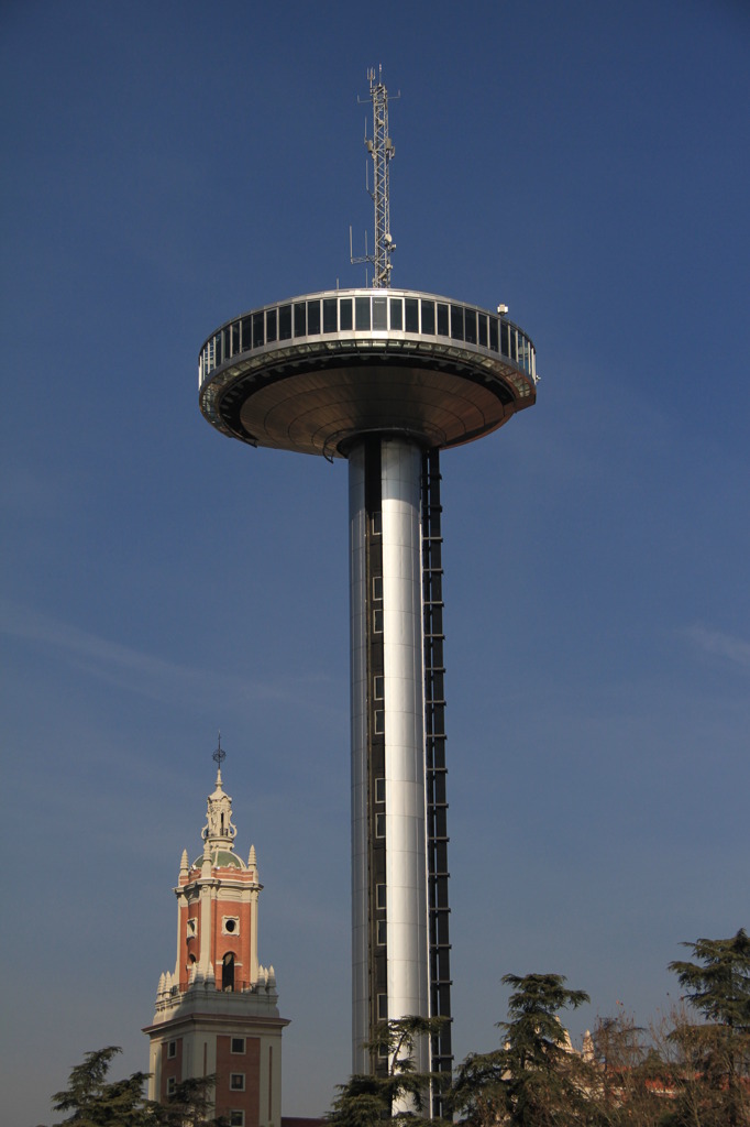 9840 El faro de Moncloa