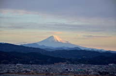 朝日に染まる富士