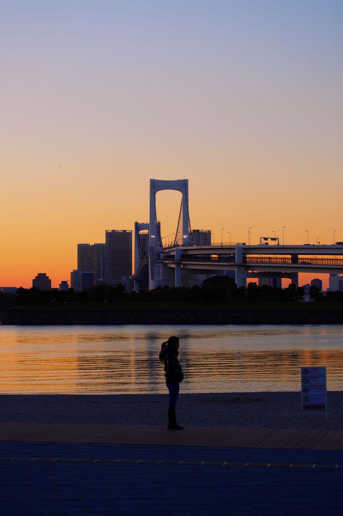 夕日に背を向けて