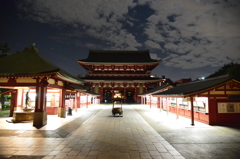 浅草ナイト　無人の浅草寺