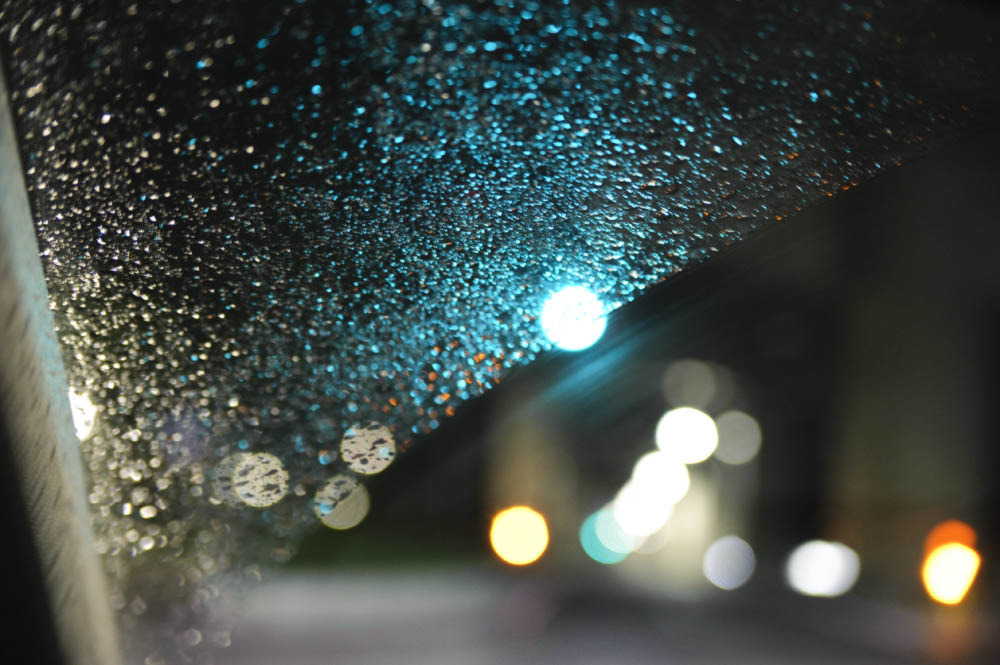 雨降りの夜